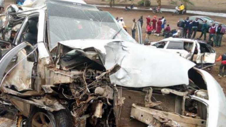 5 dead after two 14-seater matatus collide head-on [Photo]