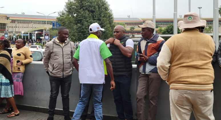 Kenyans converge at JKIA to receive Gachagua ahead of his arrival