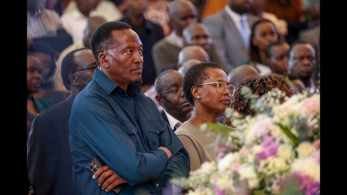 Uhuru Kenyatta Sends Sh500,000, Condolences to Senator Onyonka at Mother's Burial